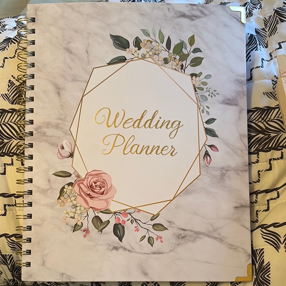 Floral Wedding Planner - Elegant White and Pink Design